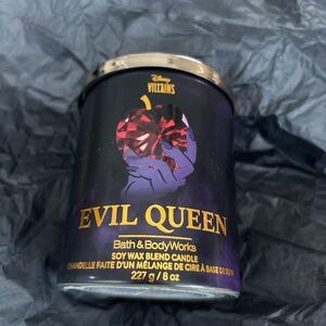 Bath & Body Works Disney Villains Evil Queen Candle 8 oz Snow White